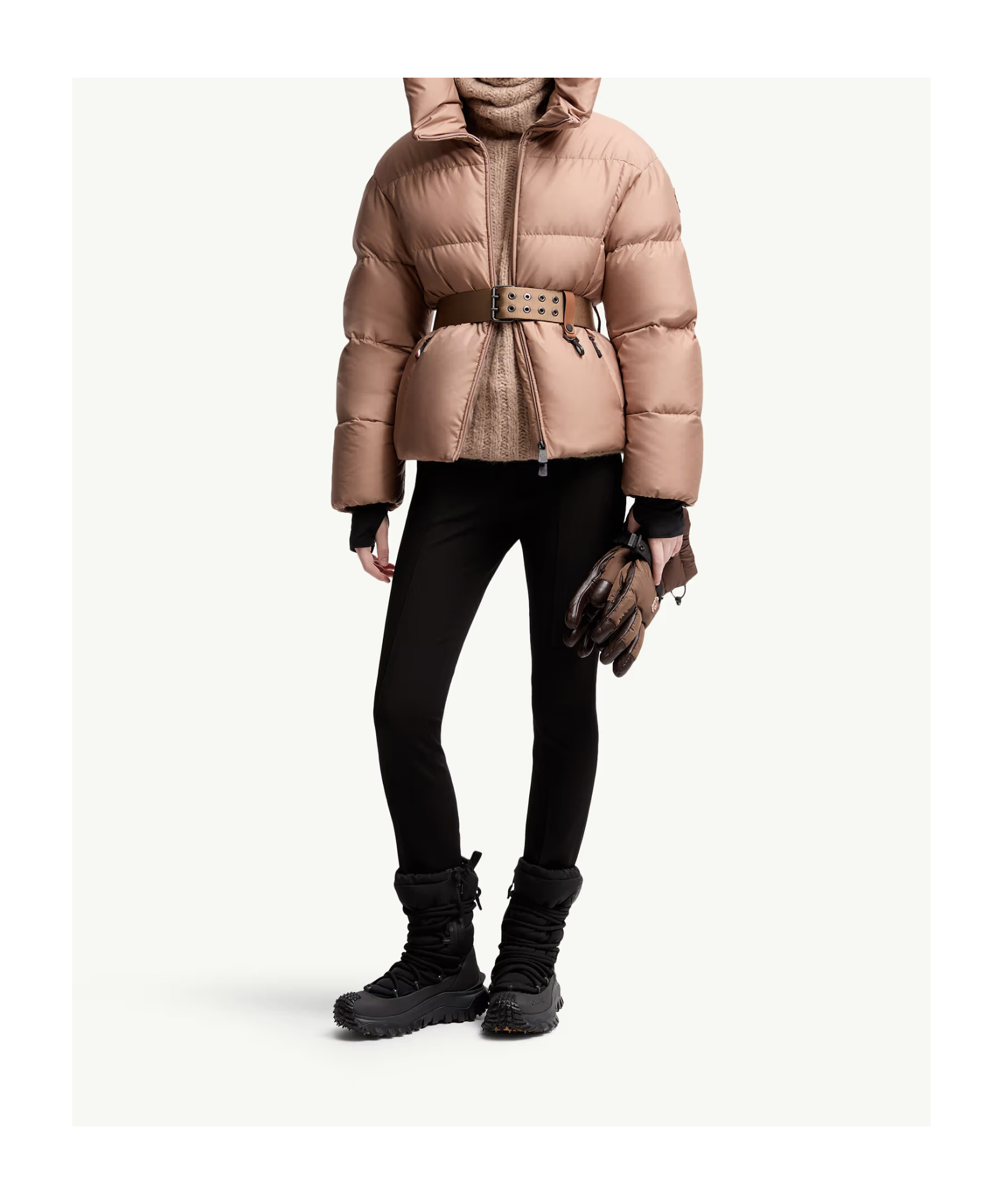Moncler Nisene Hooded Short Down Jacket In Pink