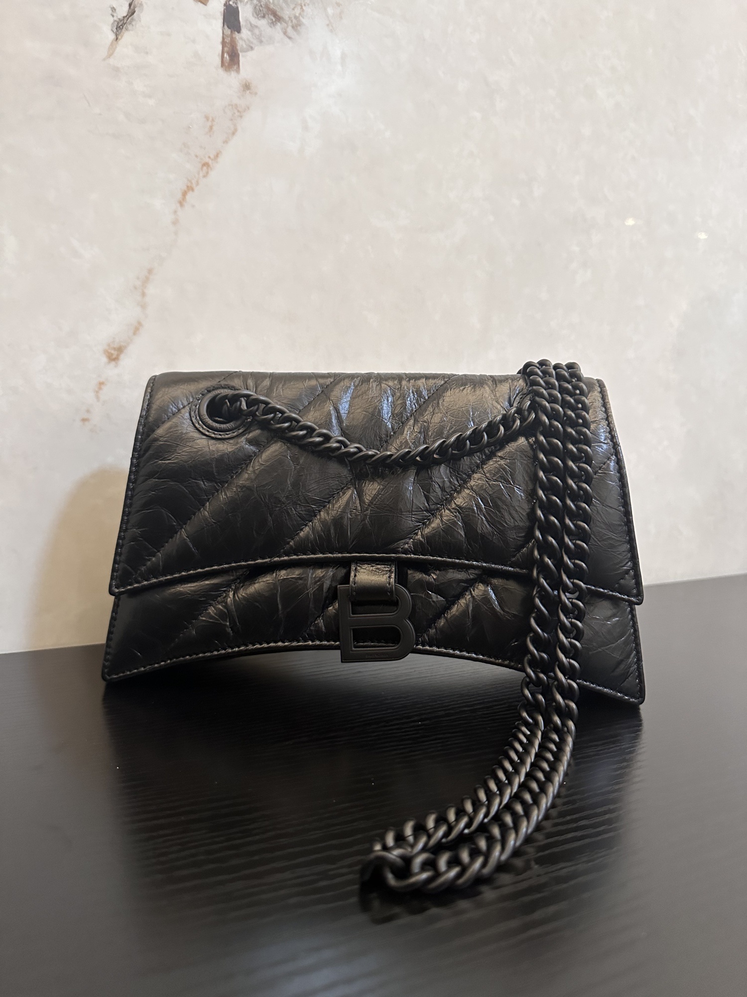 Shop Balenciaga Borsa Crush Piccola Trapuntata Con Catena Da Donna In Nero In Black