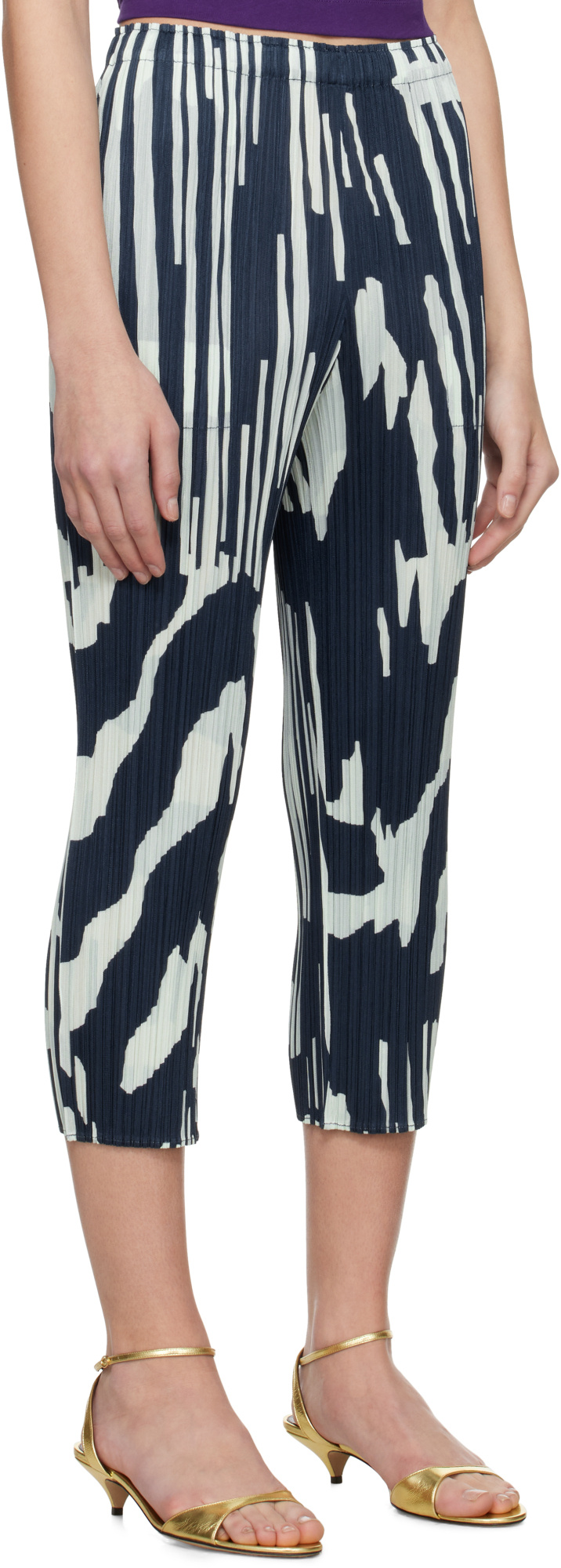 Issey Miyake Womens Grayish Navy Refraction Abstract-print Pleated Knitted Trousers In Blue