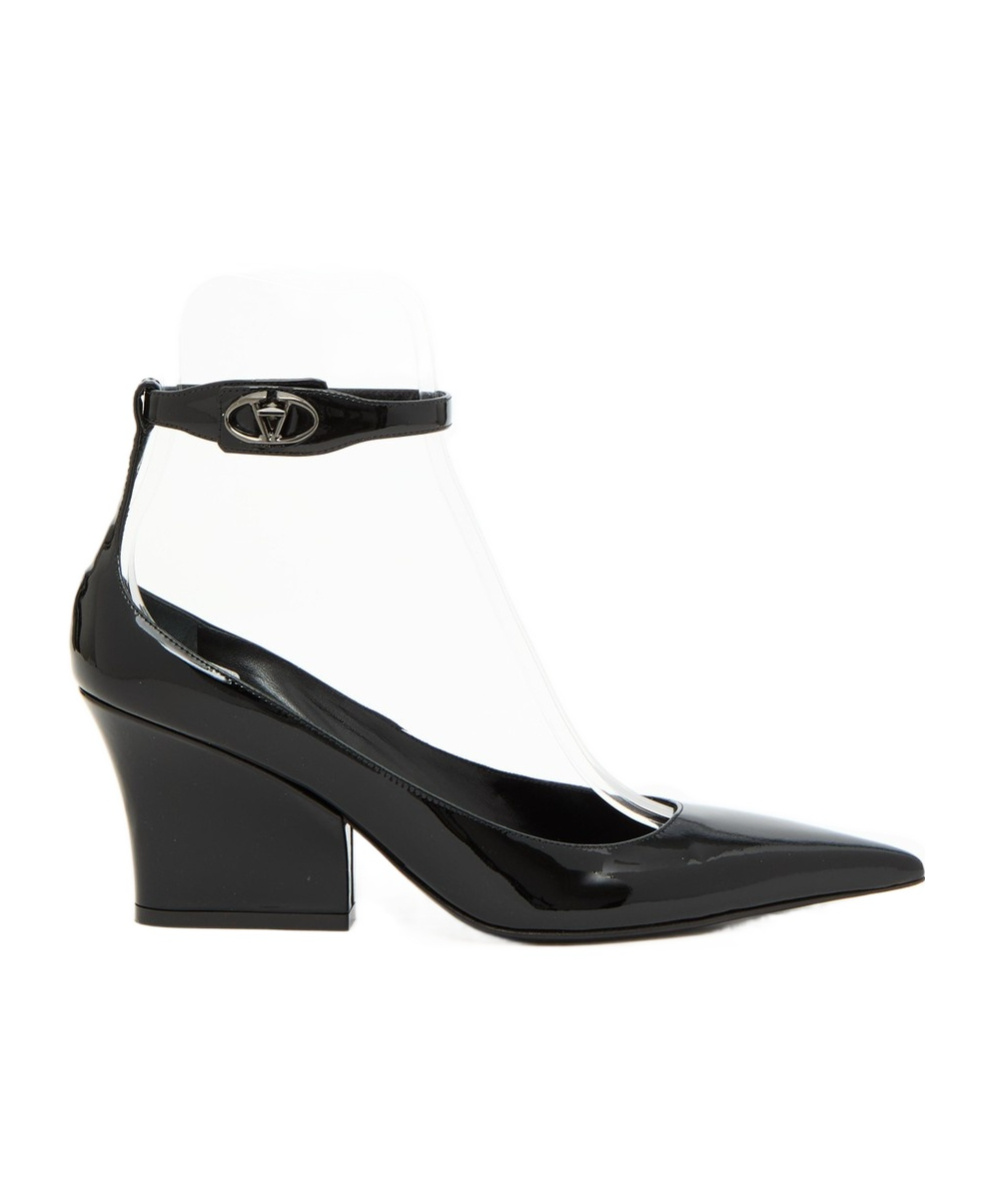 Valentino Logo Plaque Pointed Toe Pumps In White