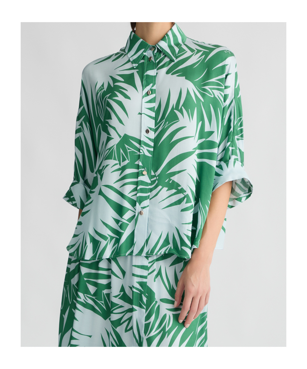 Liu •jo Liu Jo Relaxed-fit Multicolor Shirt With Tropical Palm Print In Green