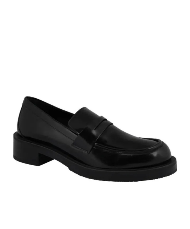 Stuart Weitzman Round Head Loafer Shoes In Black