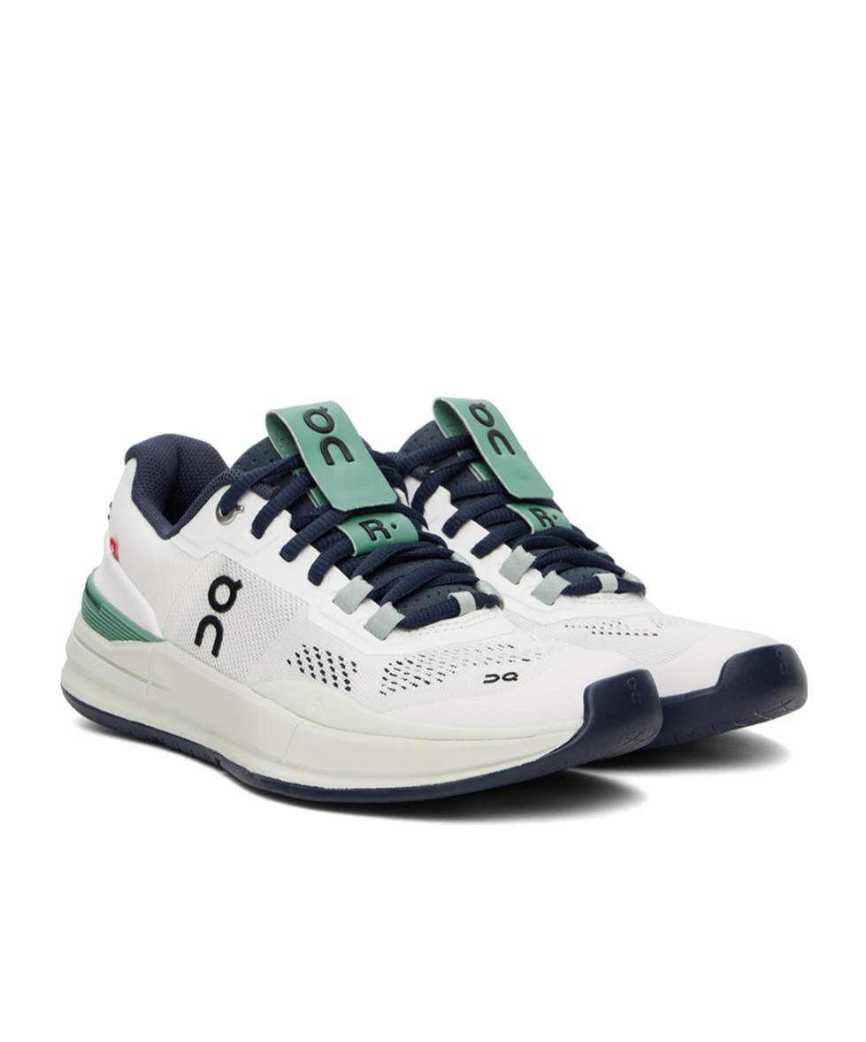 ON RUNNING ON THE ROGER PRO SNEAKERS 