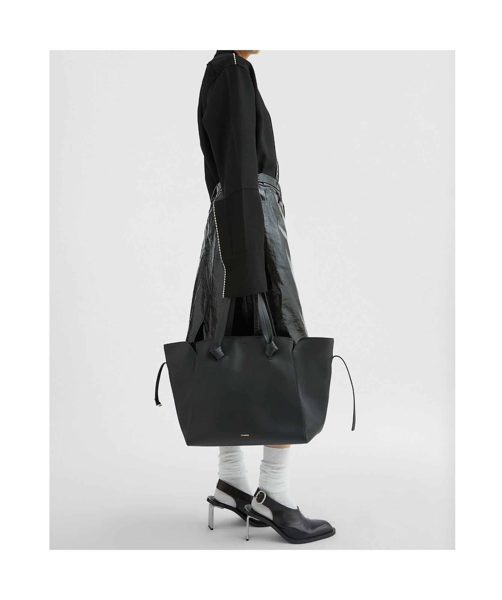 Jil Sander Medium Knot-embellished Tote Bag In Black