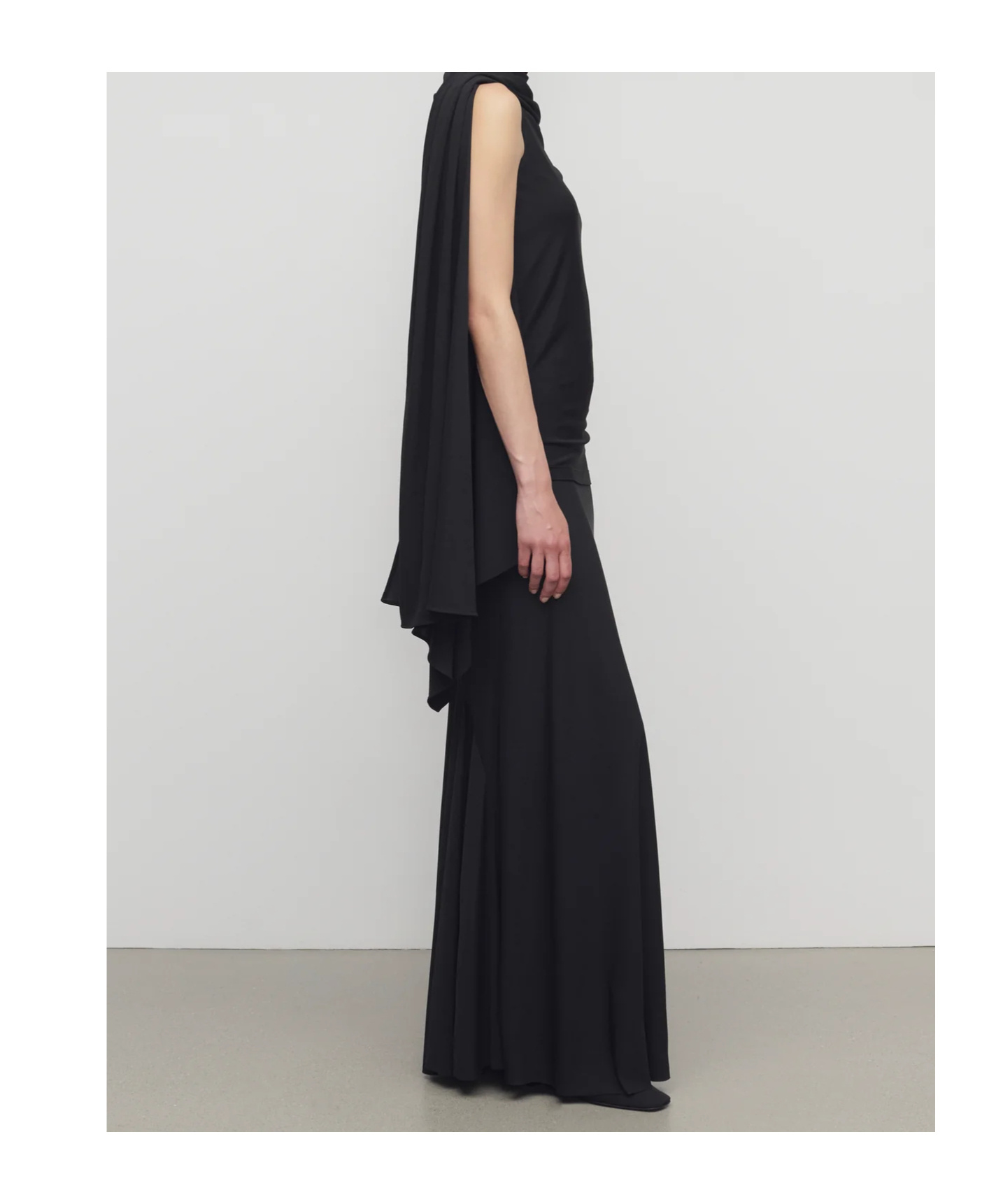 The Row Elastic Waist Skirt In Black