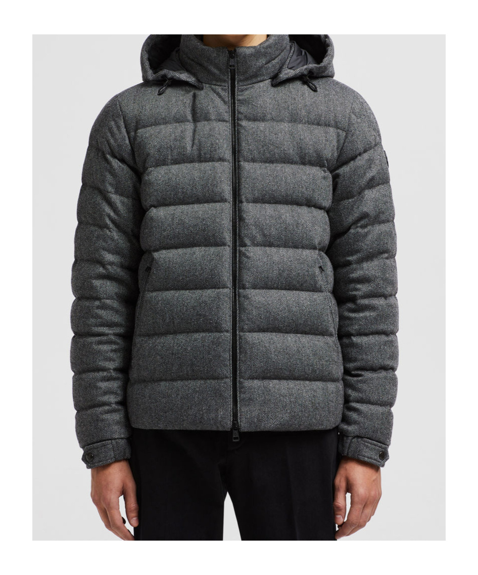 Moncler Arneb Short Down Jacket In Black