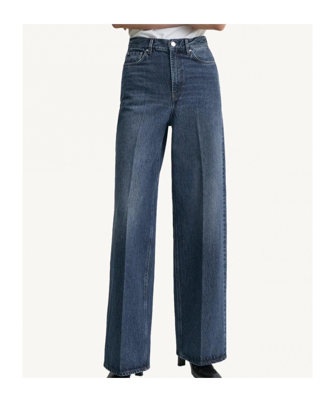 Totême Belt Loop Jeans In Blue
