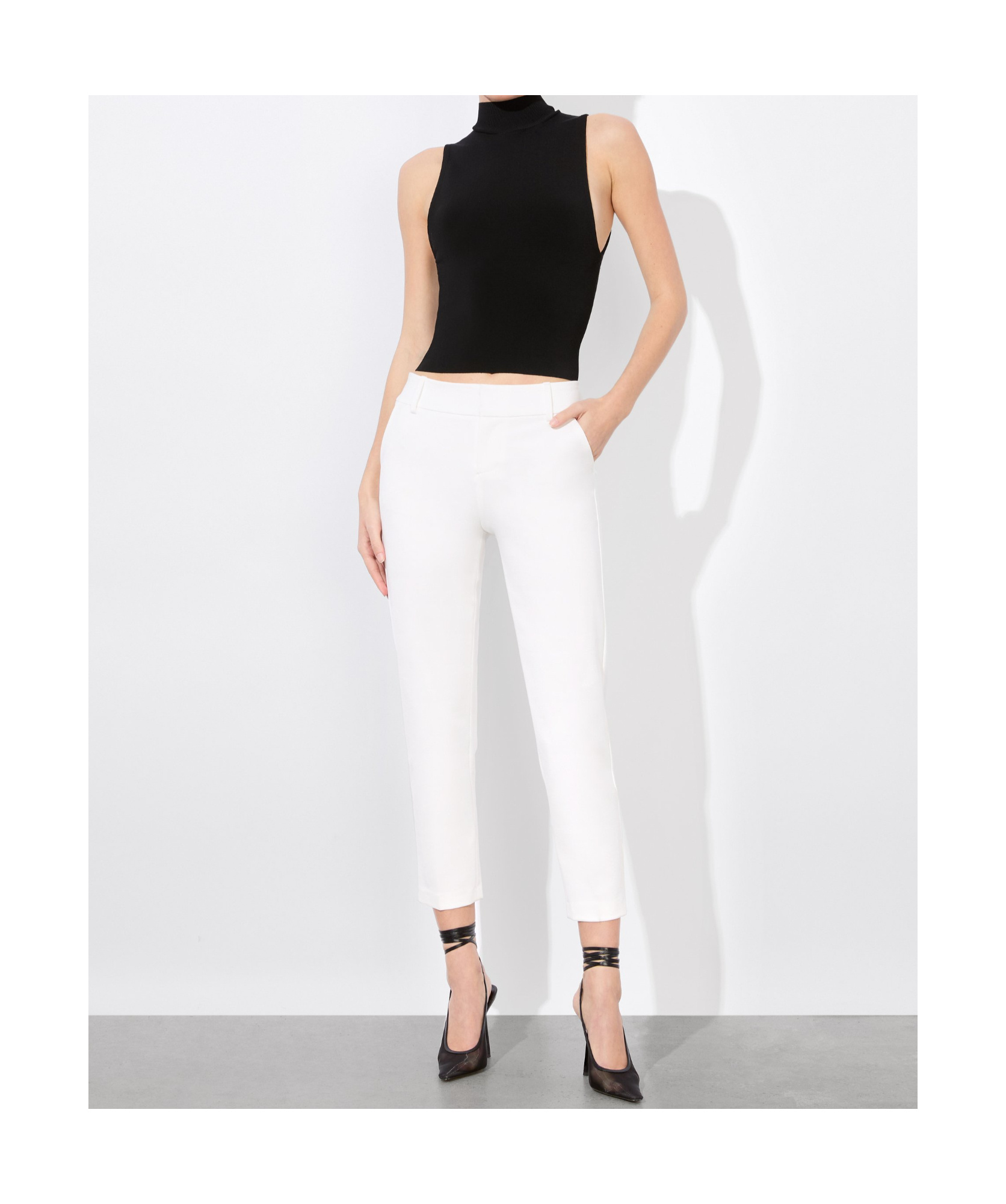 Alice And Olivia Stacey Slim Trouser In Off-white