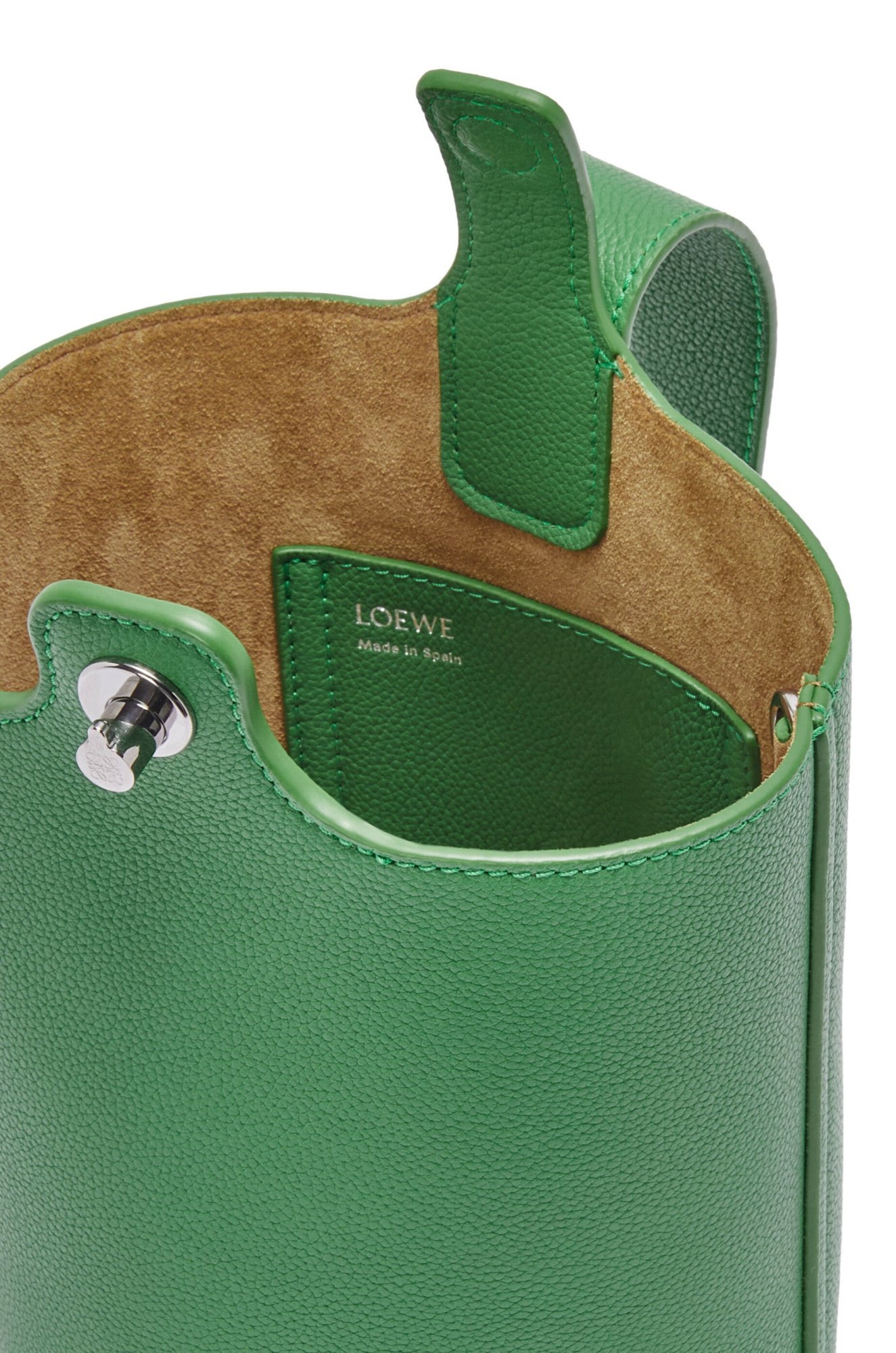 Loewe Single Shoulder Bucket Bag In Tropical Green