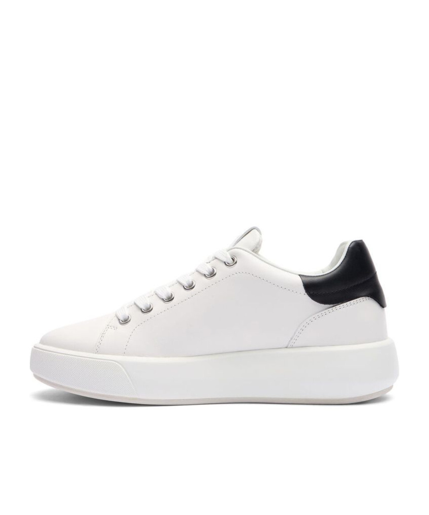 Stuart Weitzman Round Head Low-cut Casual Shoes In White