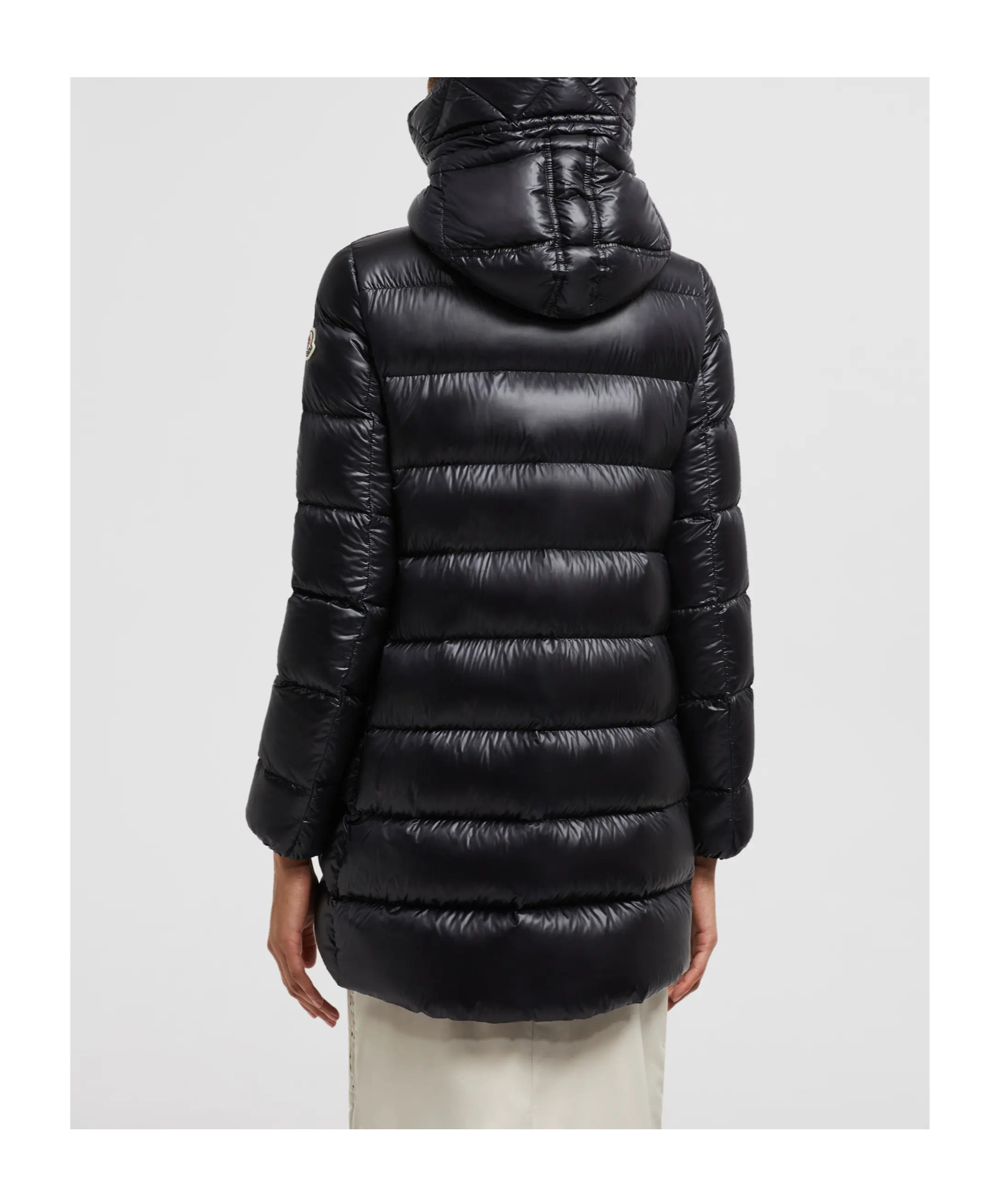 Moncler Suyen Down Jacket In Black