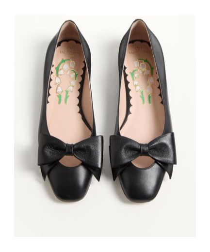 Valentino Bowow Round Toe Slip-on Ballet Flats In Black