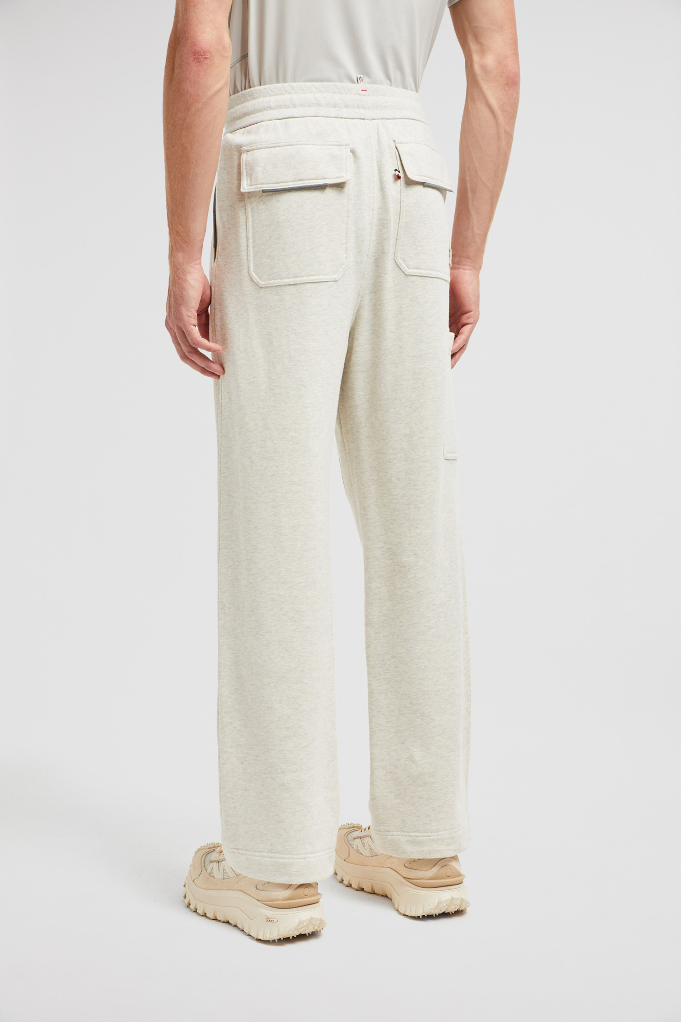 Moncler Mens Ivory Drawstring Two-slip-pockets Wide-leg Relaxed-fit Cotton-blend Trousers In Nude