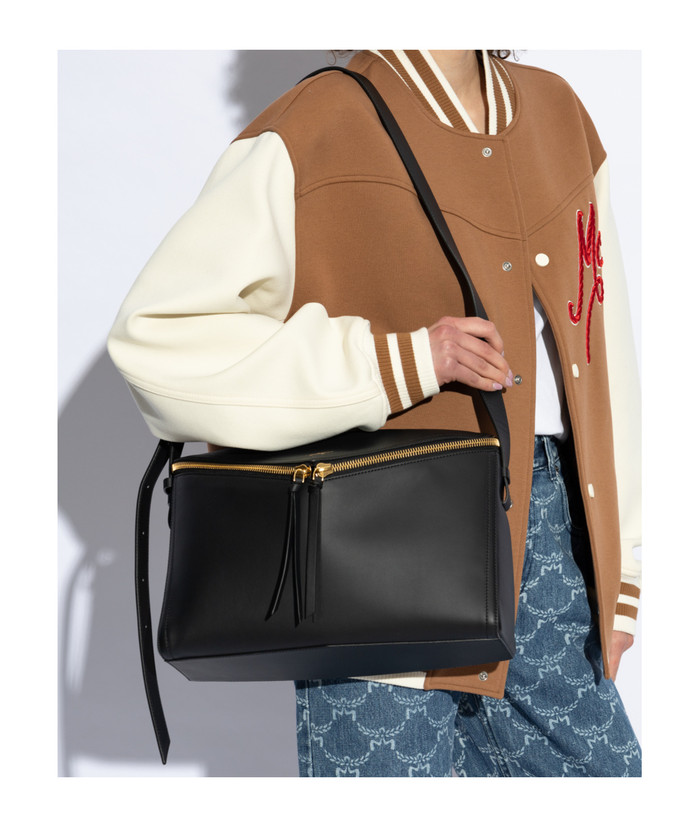 Mcm Zippered Shoulder Bag In Black