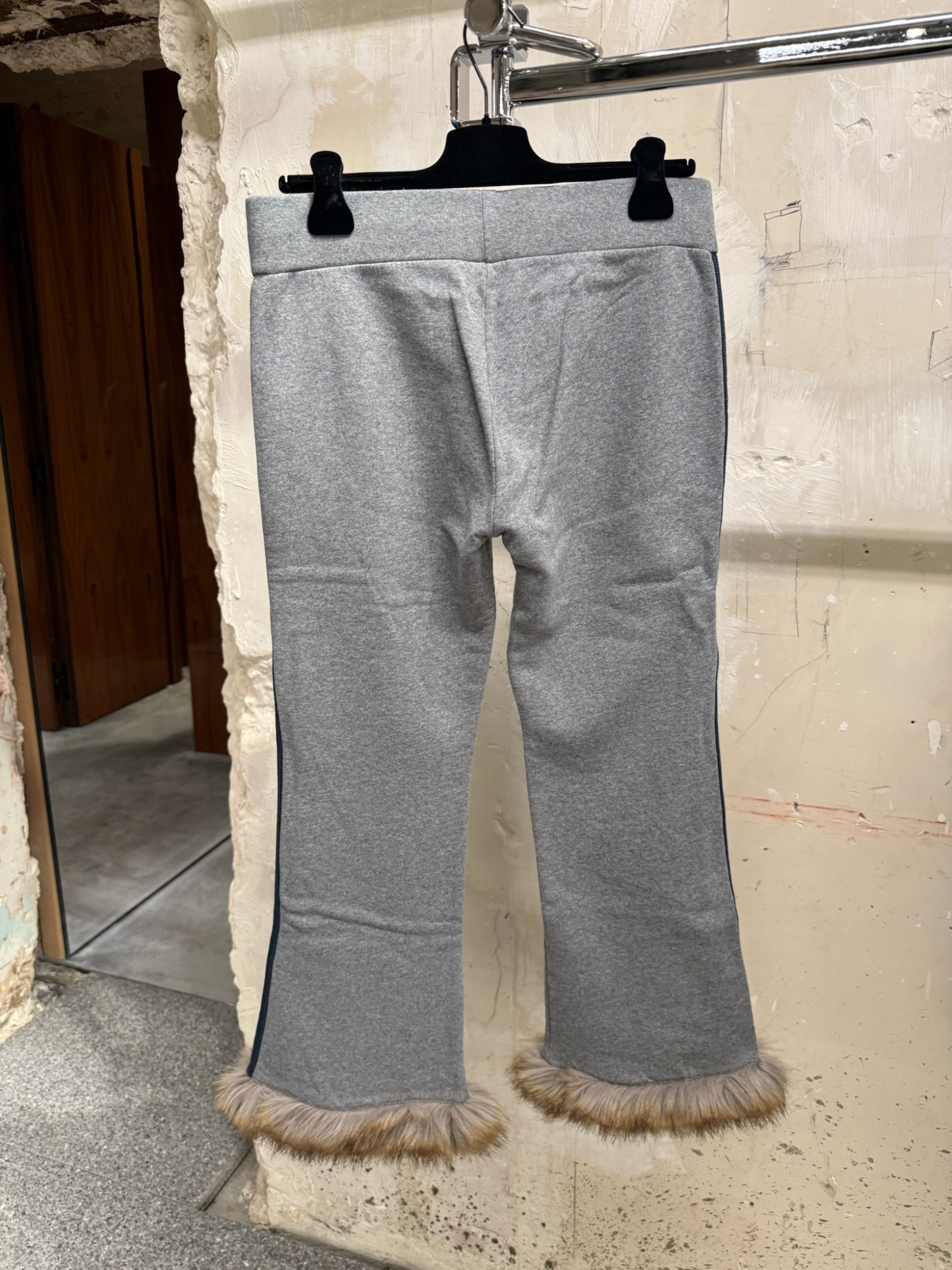 Balenciaga Raw-edge Flared Cropped Casual Pants In Gray