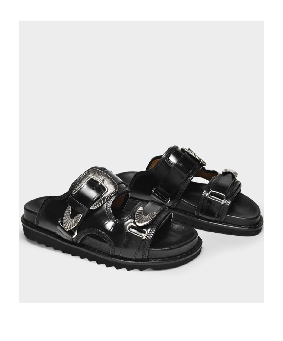 Toga Round Head And Flat Bottom Sandals In Black