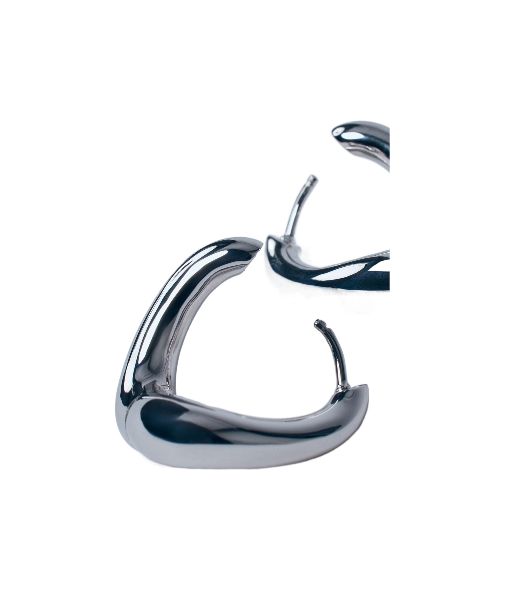 Tom Wood Twisted Loop Earrings In Gray