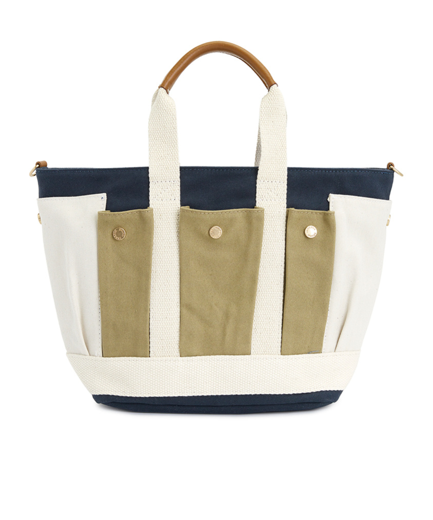 Vanessa Bruno Logo Multi-pocket Shoulder Bag In White