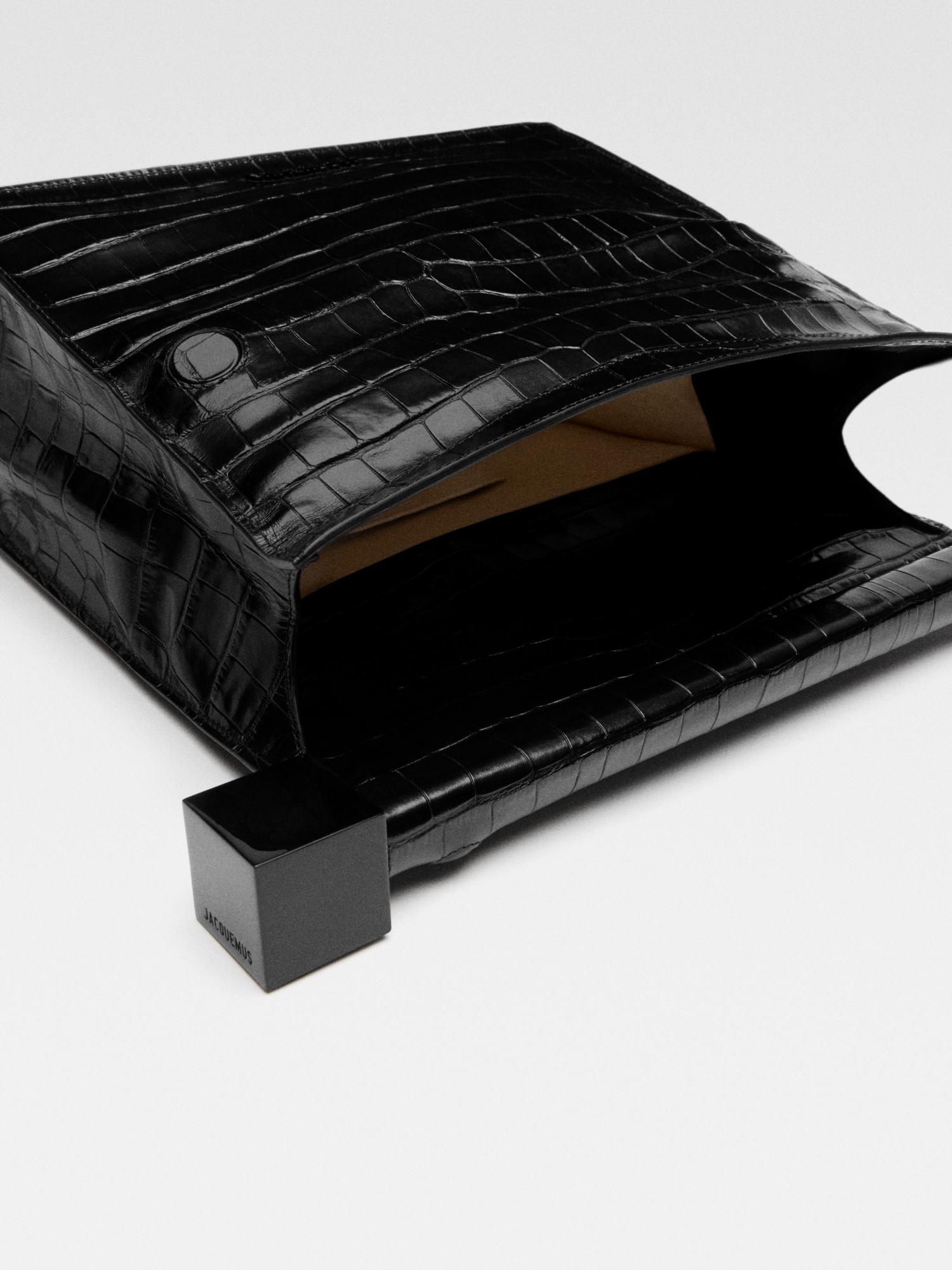 Jacquemus Black La Pochette Rond Carr Clutch In Black