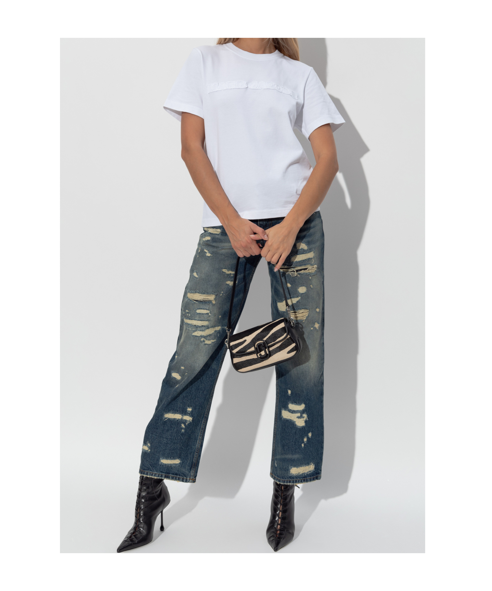 Marc Jacobs T Shirt With Patch Logo Design In White