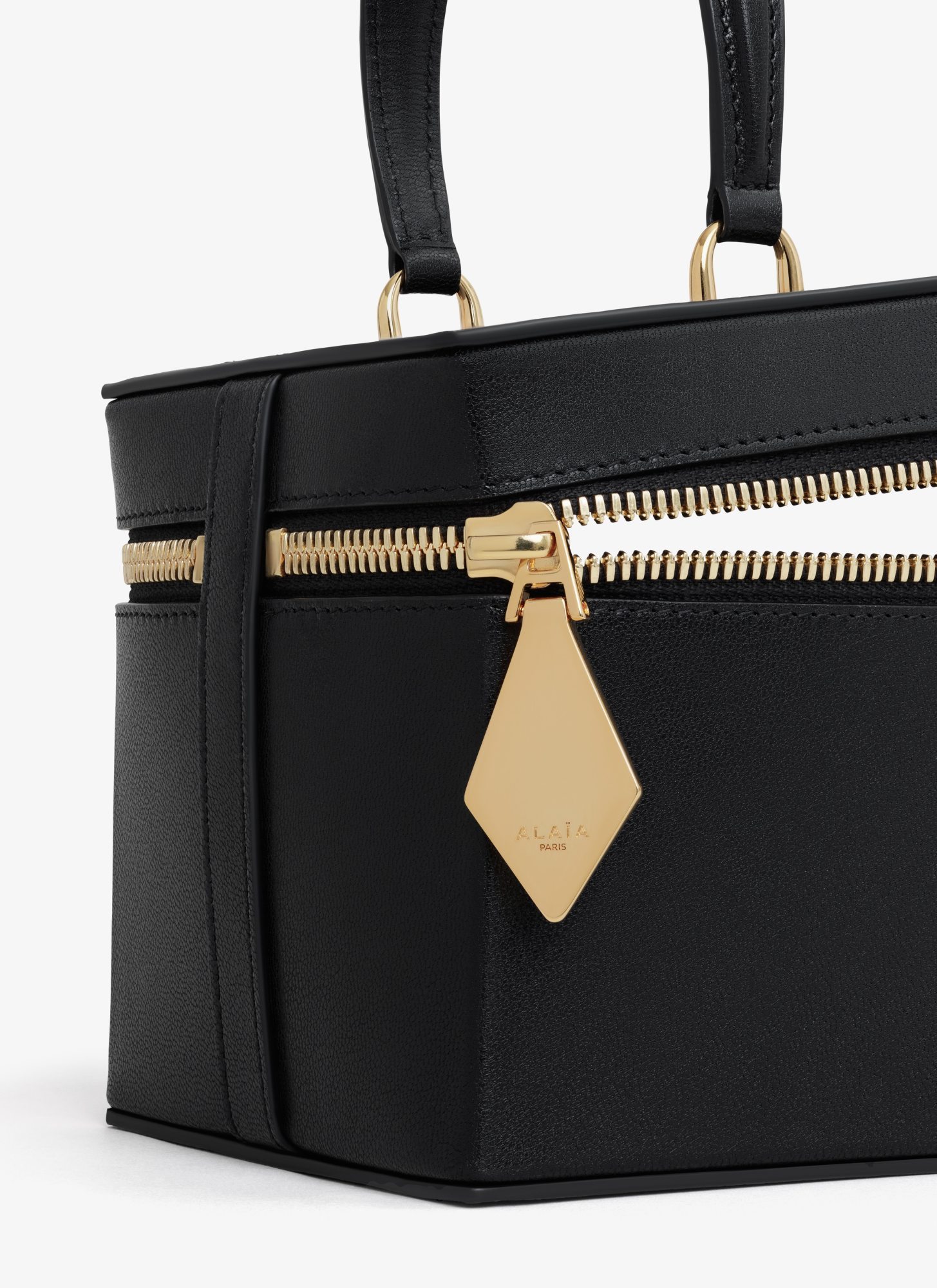 Shop Alaïa Cube Vanity Case In Black