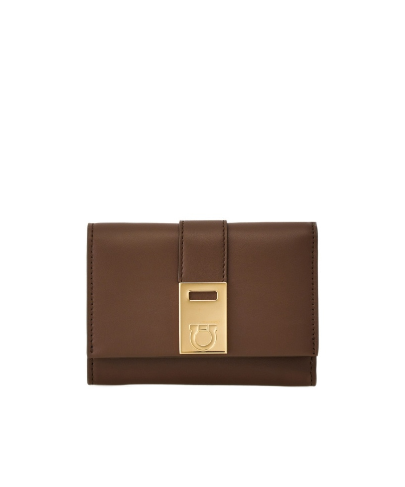 Ferragamo Hug Two-color Wallet In Green