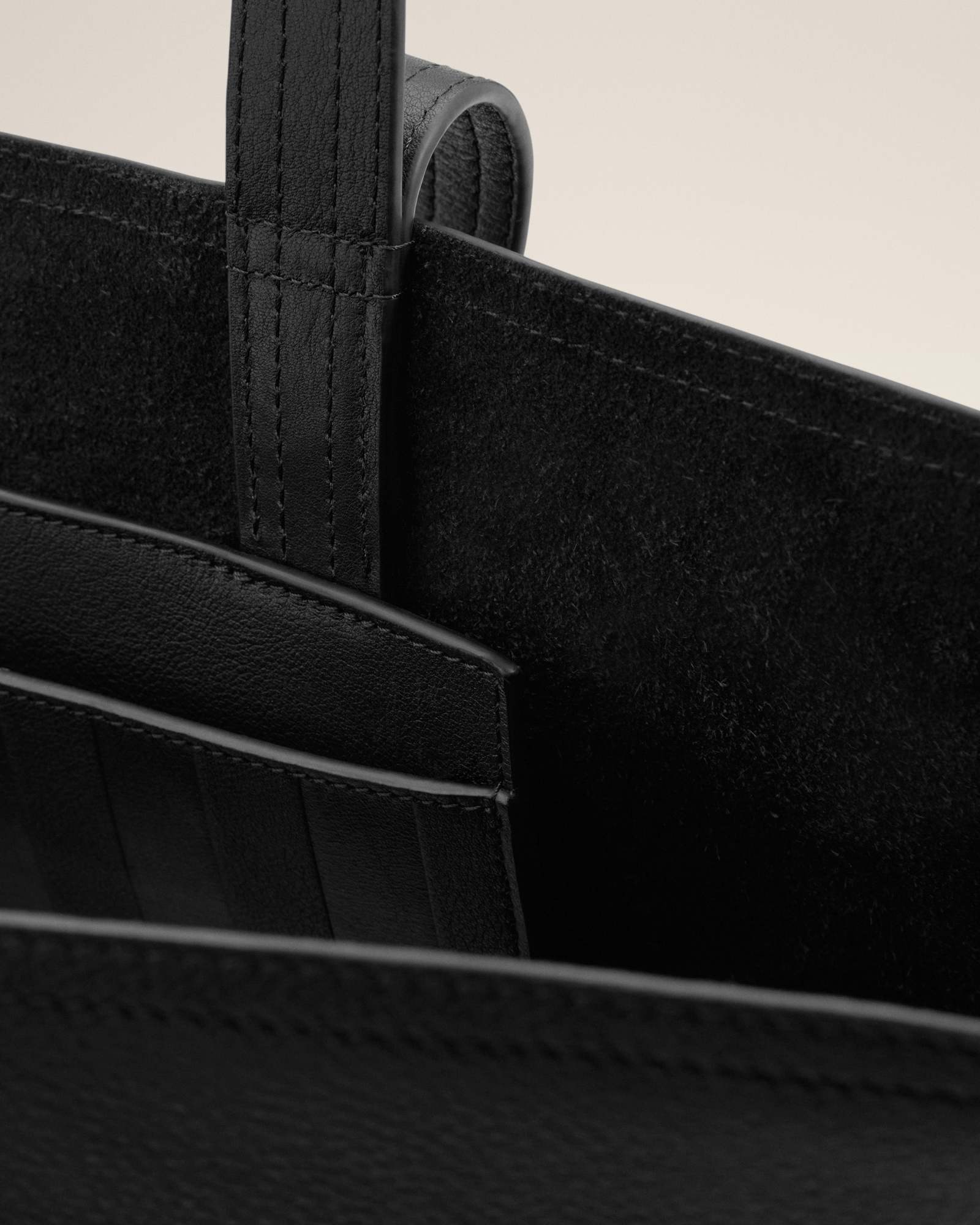 Ami Alexandre Mattiussi Letter Detail Shoulder Bag In Black