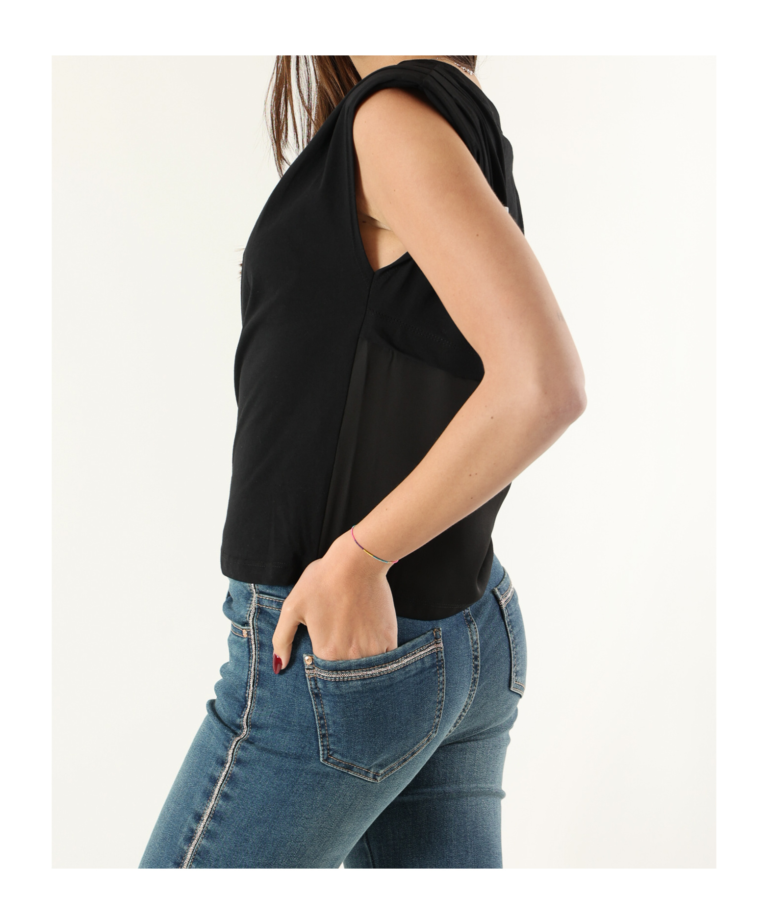 Shop Patrizia Pepe Logo-plaque T-shirt In Black