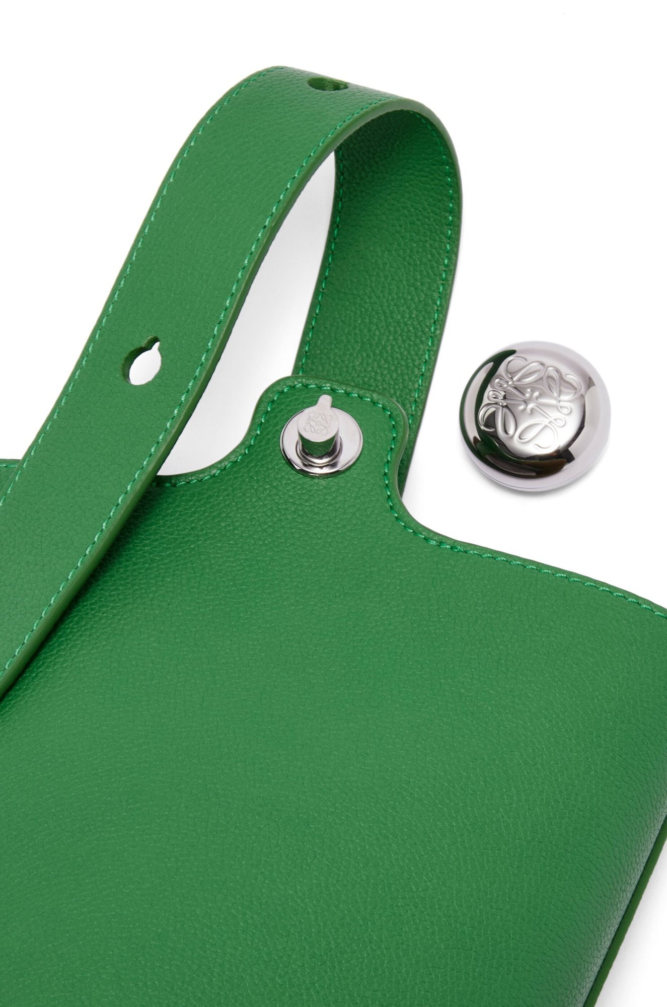 Loewe Single Shoulder Bucket Bag In Tropical Green