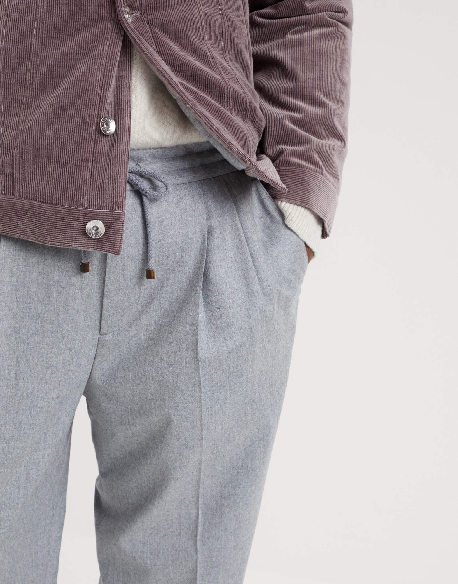 Brunello Cucinelli Men Linen Chevron Leisure Fit Pants With Drawstring And Double Pleats In Gray