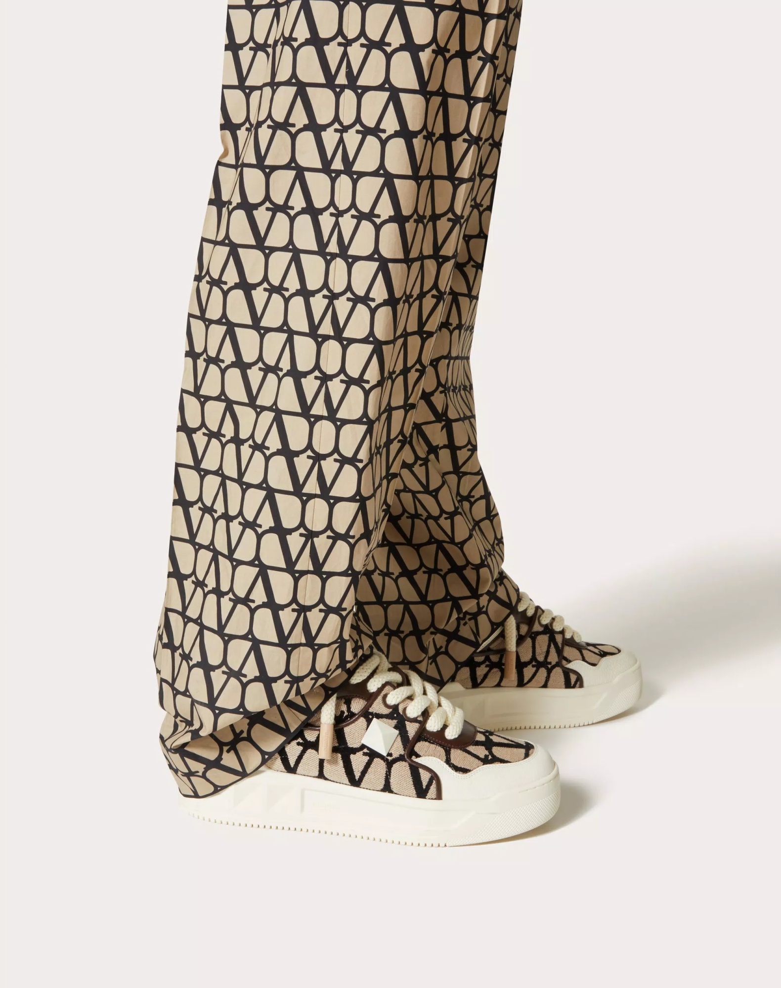 Valentino Garavani One Stud Xl Low-top Trainer In Nappa Leather And Toile Iconographe Fabric In Multicolor