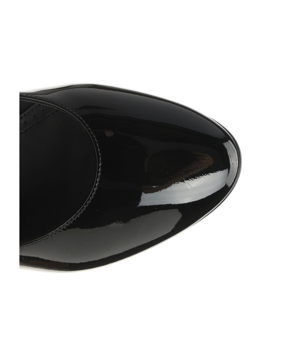 Alaïa Décoletté Pumps In Patent Calfskin In Black
