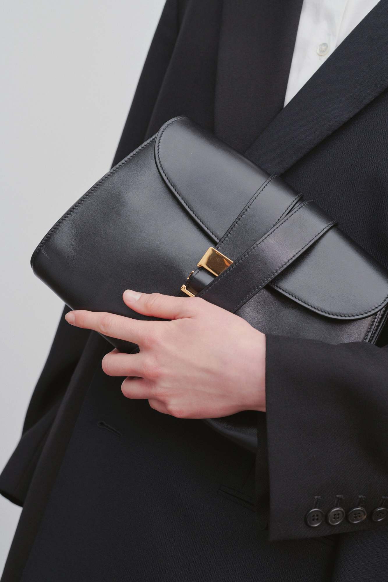 The Row Logo Shoulder Bag In Black