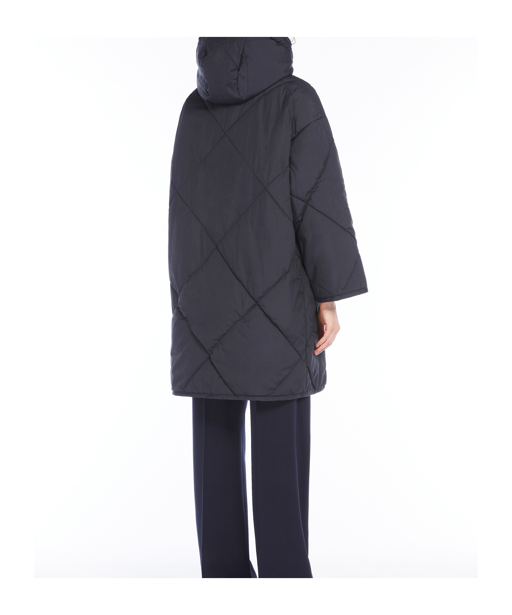 Weekend Max Mara Long-sleeved Down Jacket In Black