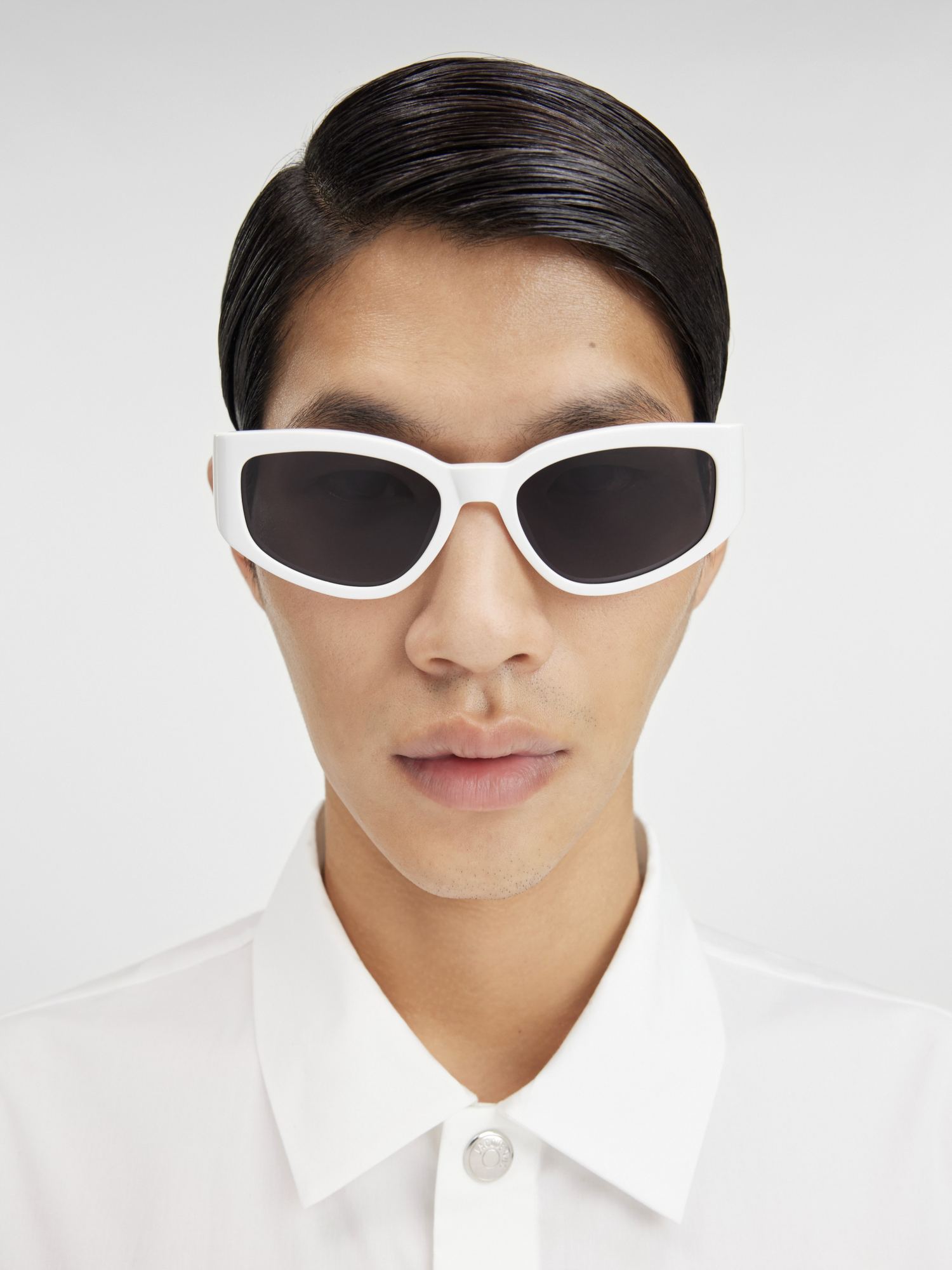 Jacquemus Logo Sunglasses In Gray
