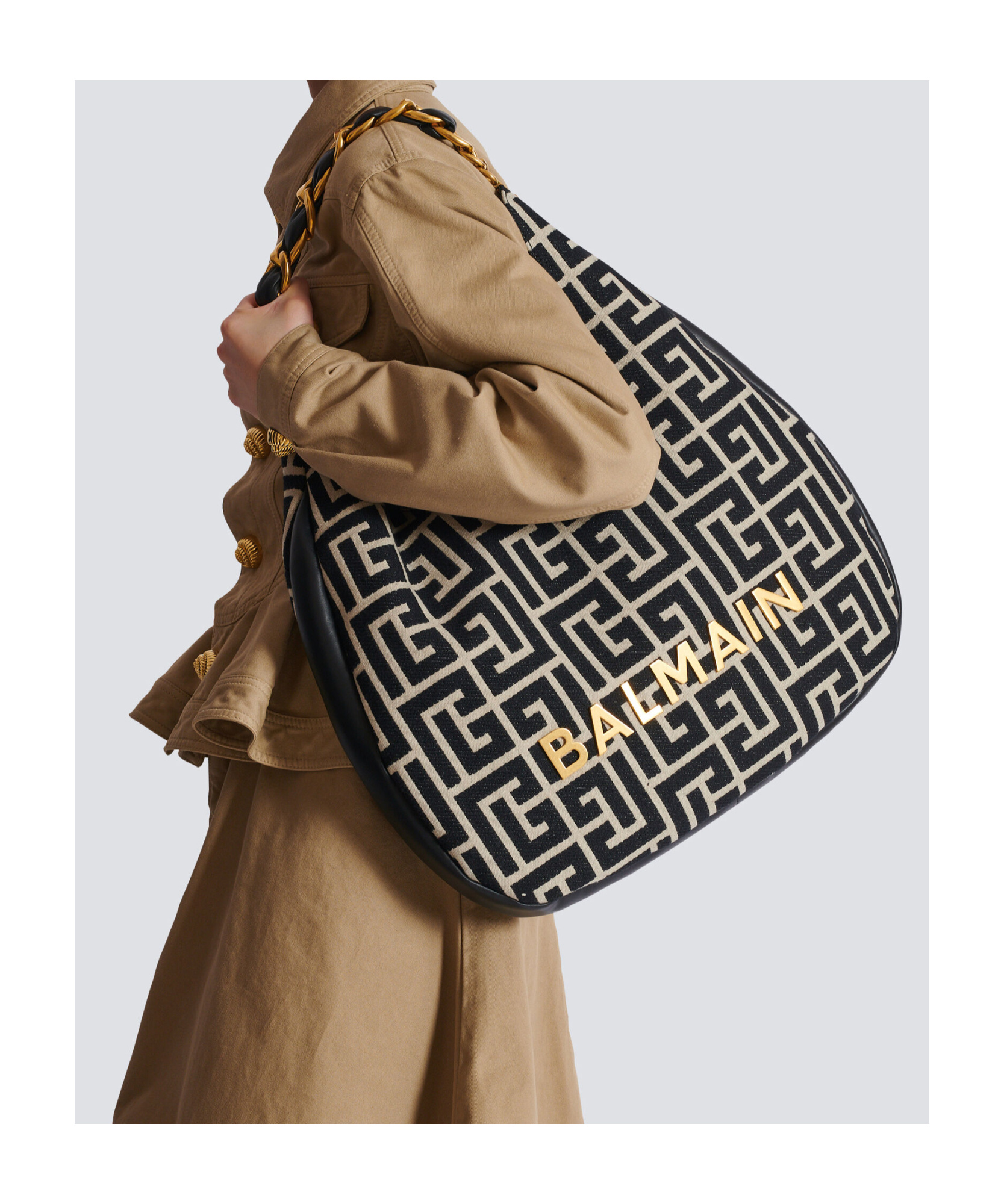 Balmain Large 1945 Soft Hobo Logo Tote In Black