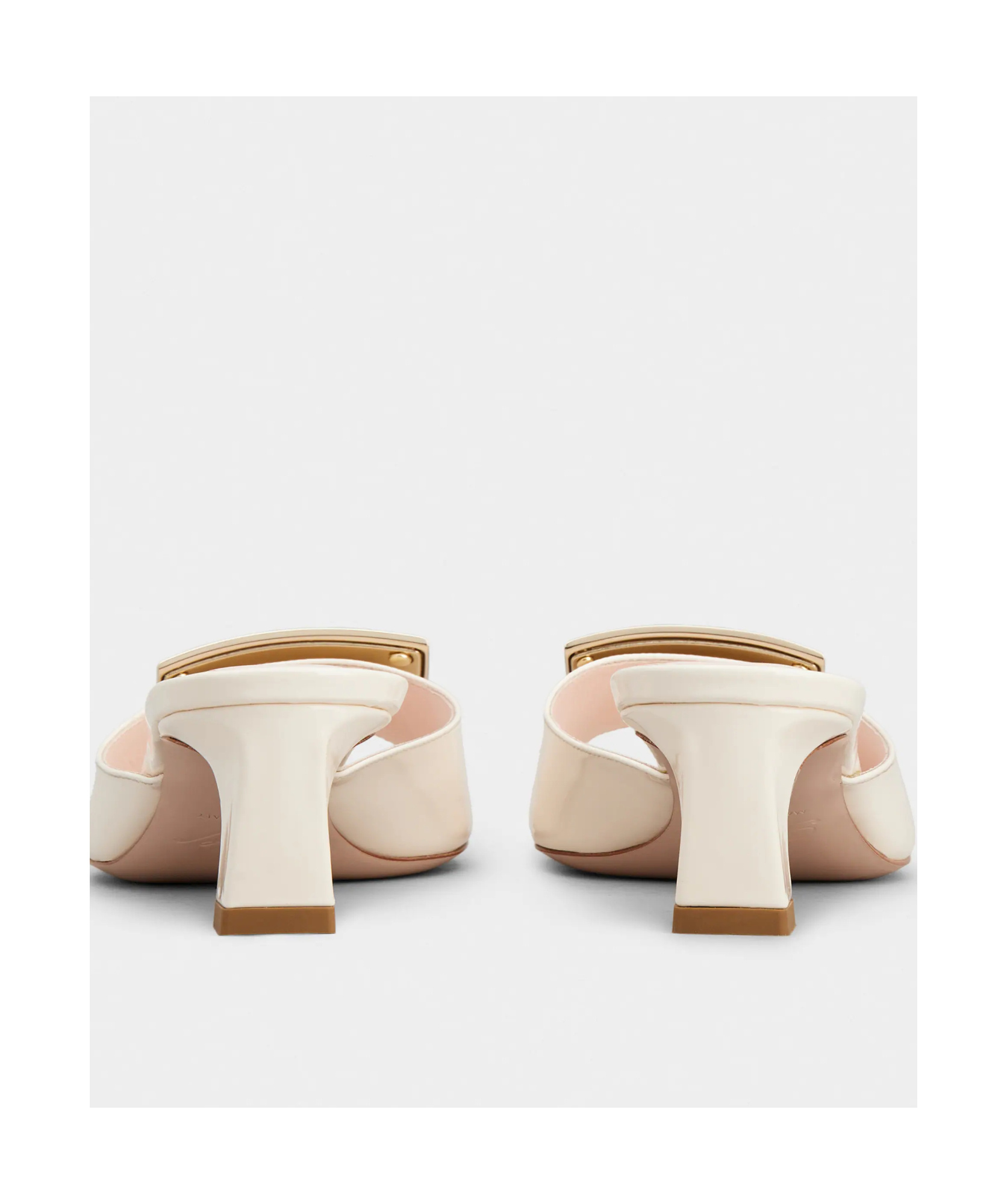 Roger Vivier Trompette 45 Patent Leather Mules In Nude