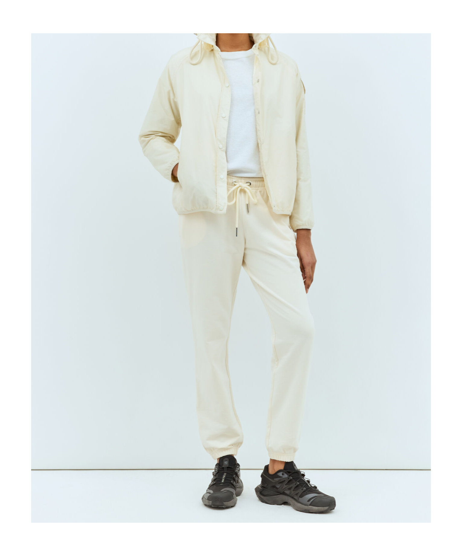 Moncler White Down Jacket With Logo Patch On The Sleeve In Tech Fabric Man In White