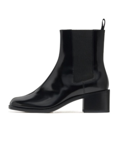 Maison Margiela Tabi City Leather Split-toe Chelsea Boots In Black