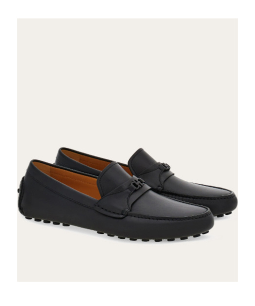 Ferragamo Gancini-buckle Leather Loafers In Black