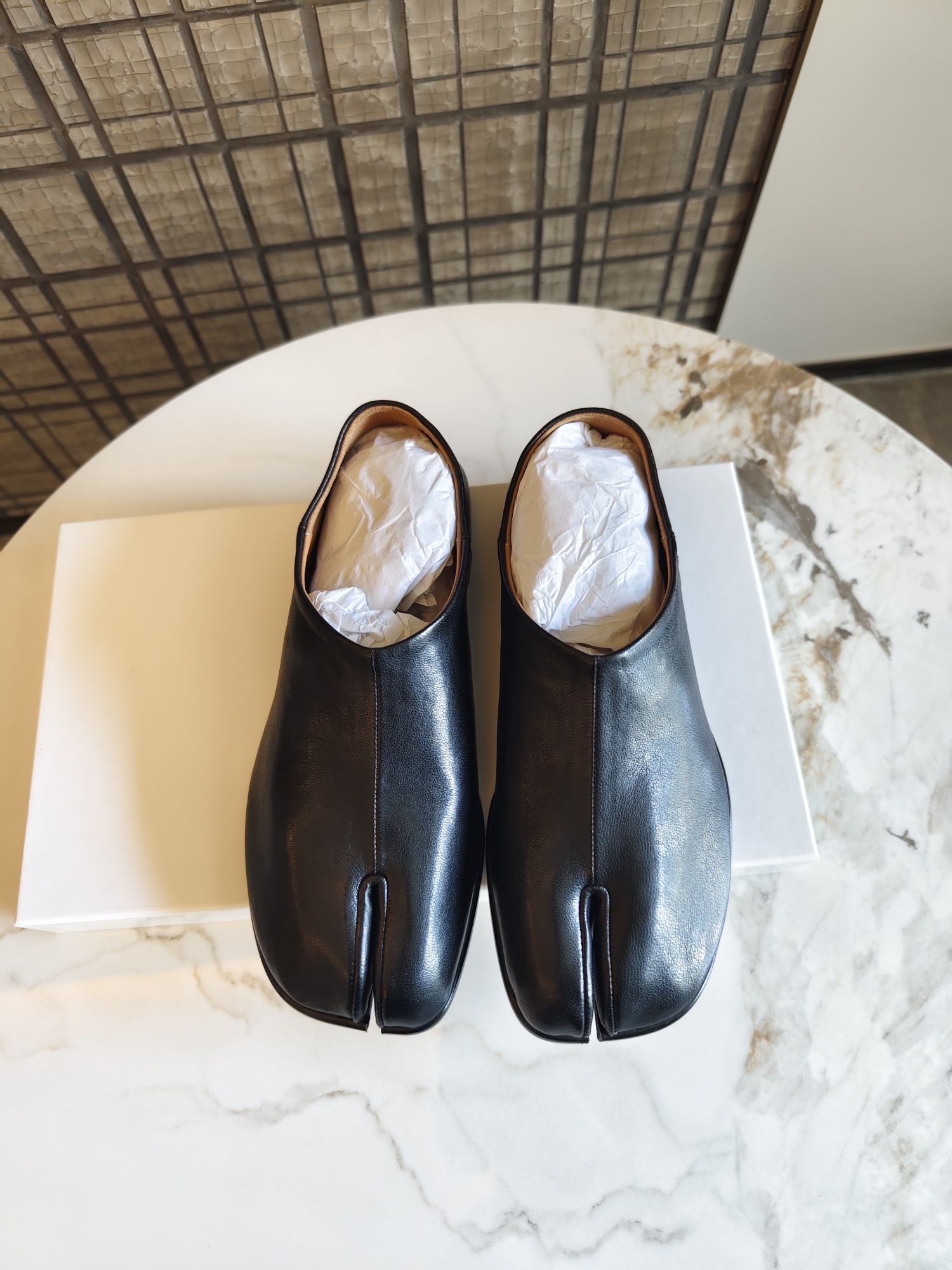 Maison Margiela Tabi Mules In Black