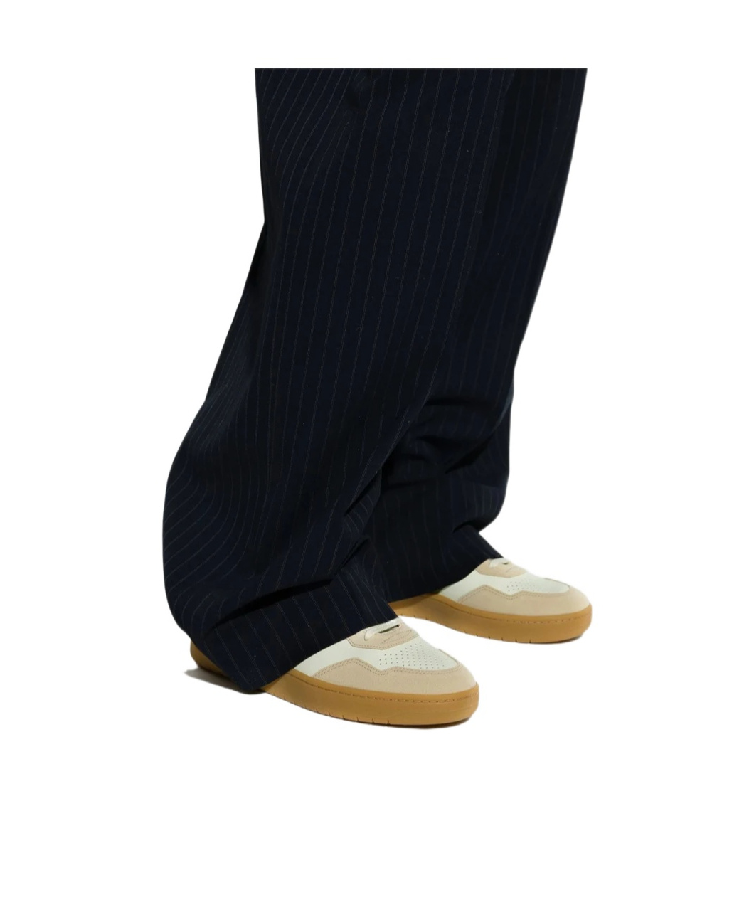 Veja V-90 Low-top Sneakers In Neutral