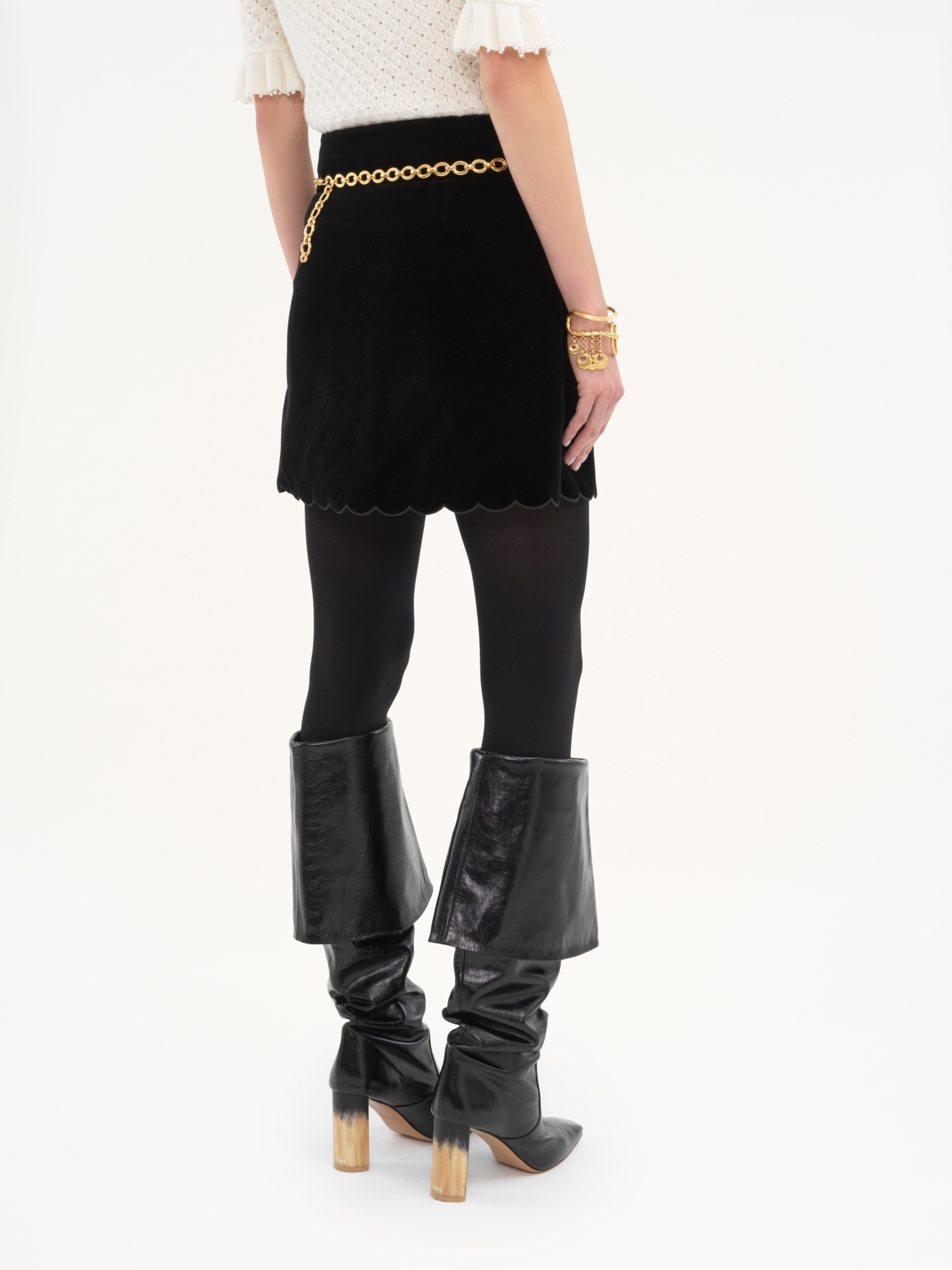 Chloé Velvet Scallop-rimmed Mini Skirt In Black
