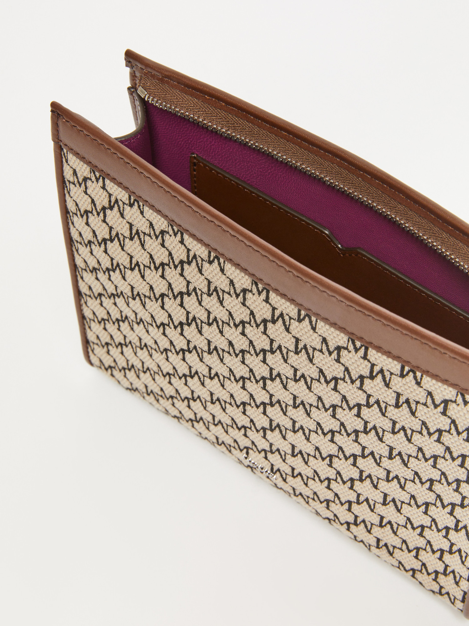 Max Mara Mmtrousses Logo Plaque Zip In Nude
