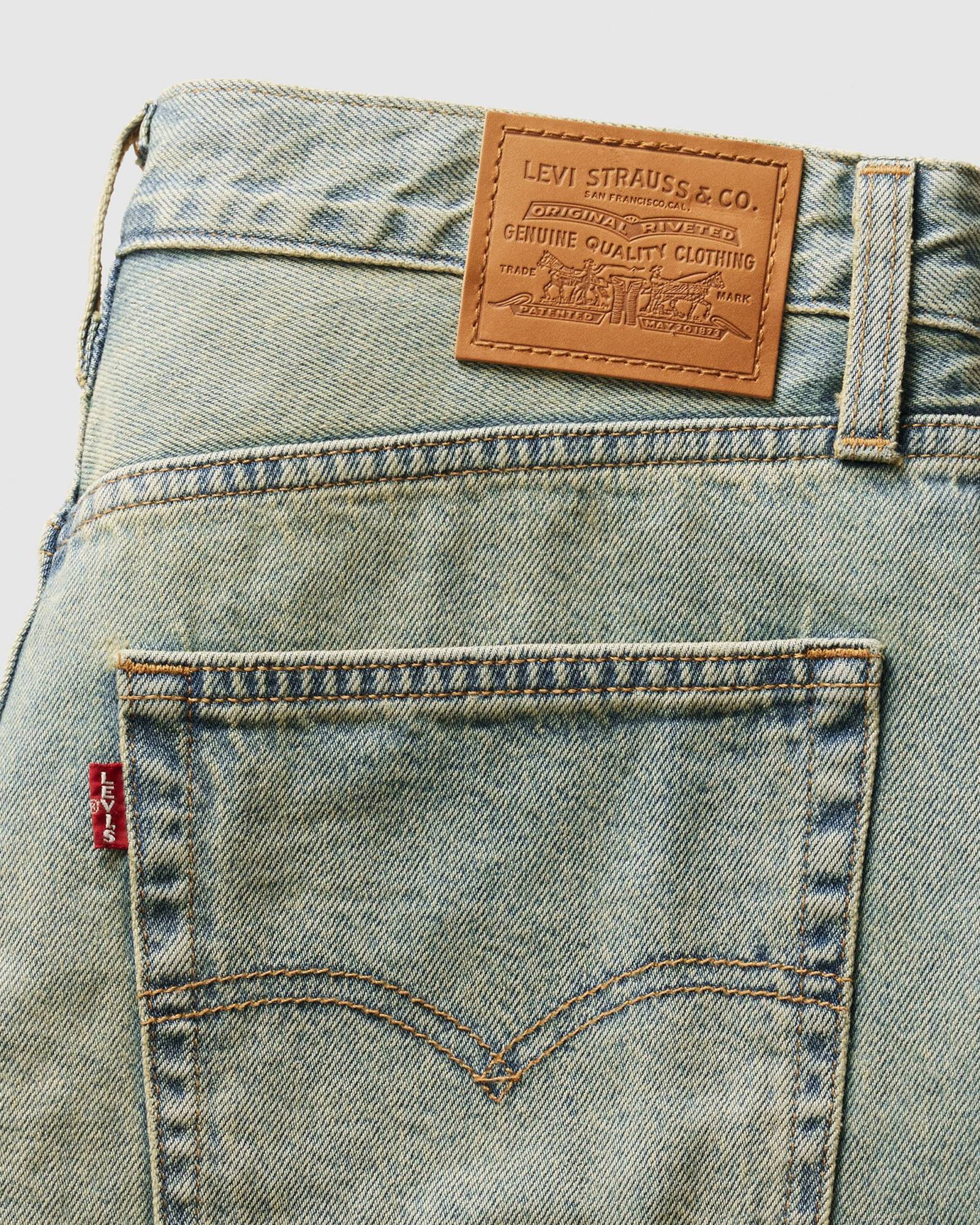 LEVI'S BAGGY DAD WOMEN'S JORTS