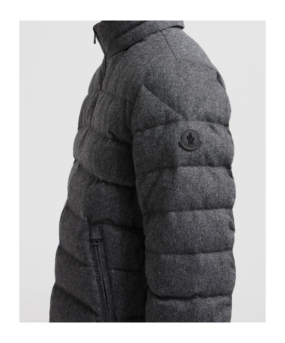 Moncler Arneb Short Down Jacket In Black