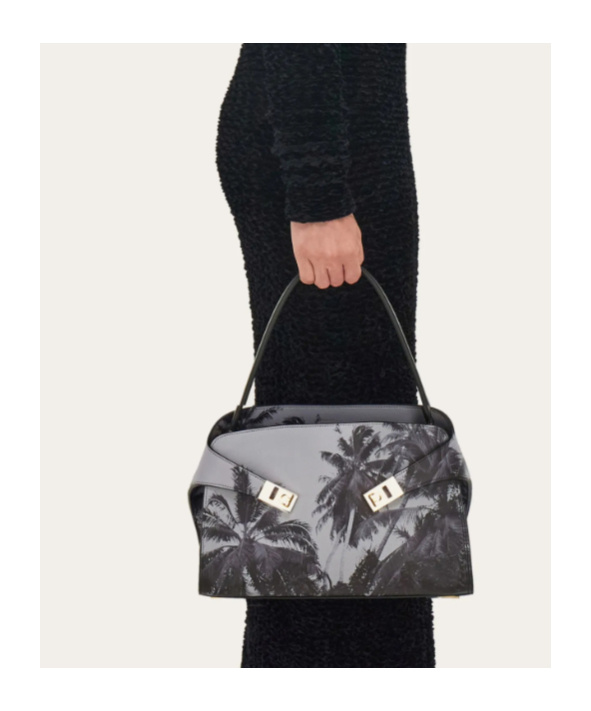 Ferragamo Medium Hug Shoulder Bag In Black