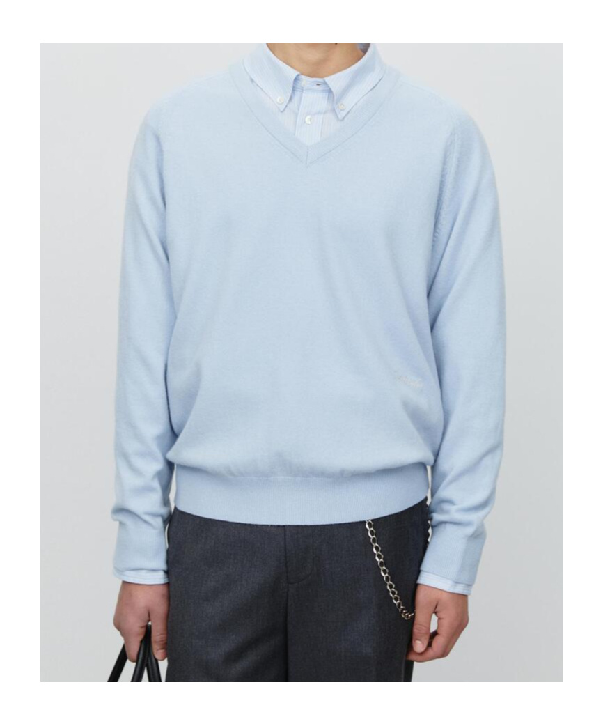 Dunst Unisex Soft V-neck Sweater