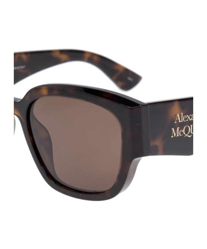 Alexander Mcqueen Engraved-logo Arm Sunglasses In Brown