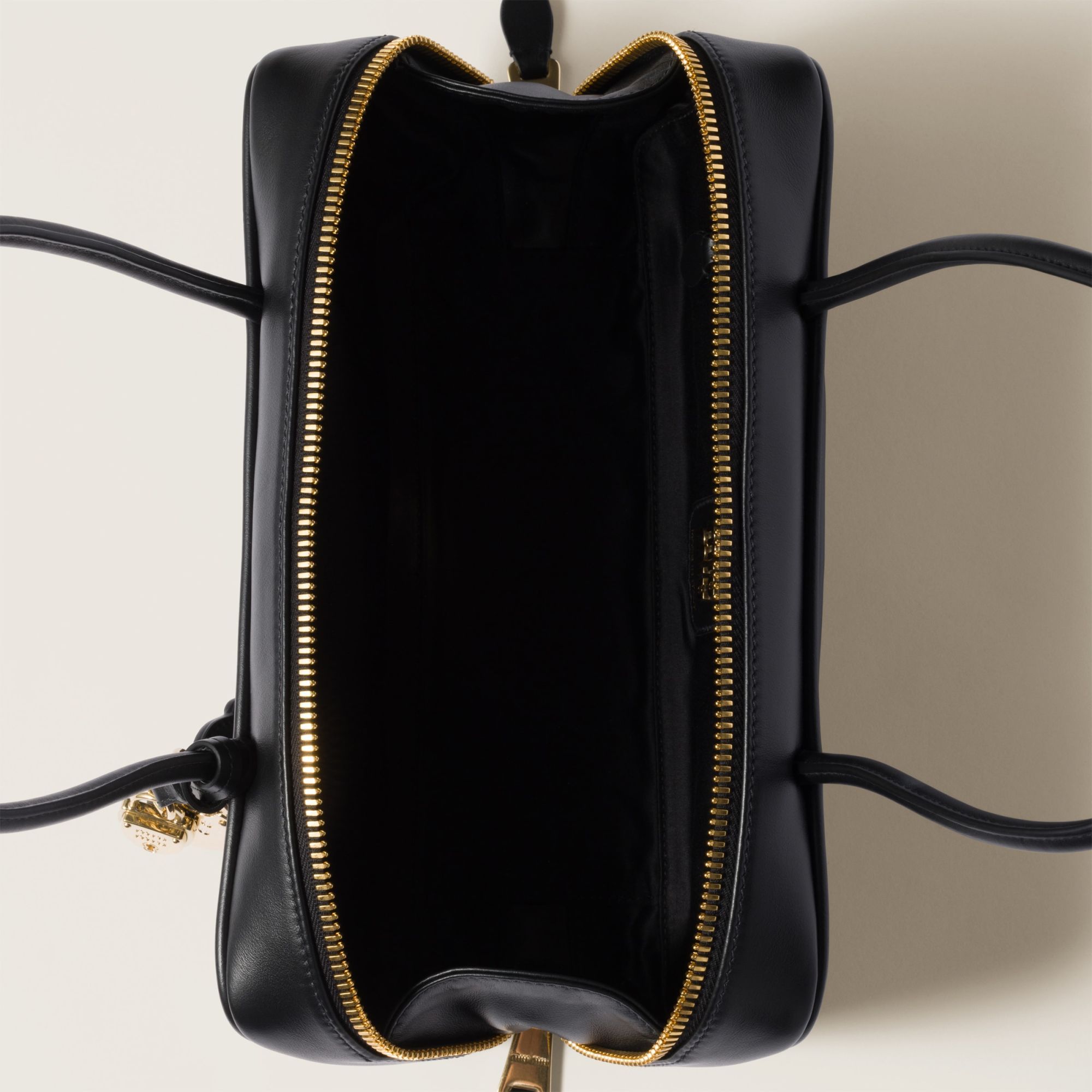 Miu Miu Beau Handbag In Black